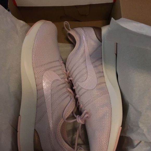 Nike Shoes - Picture 2 of 5